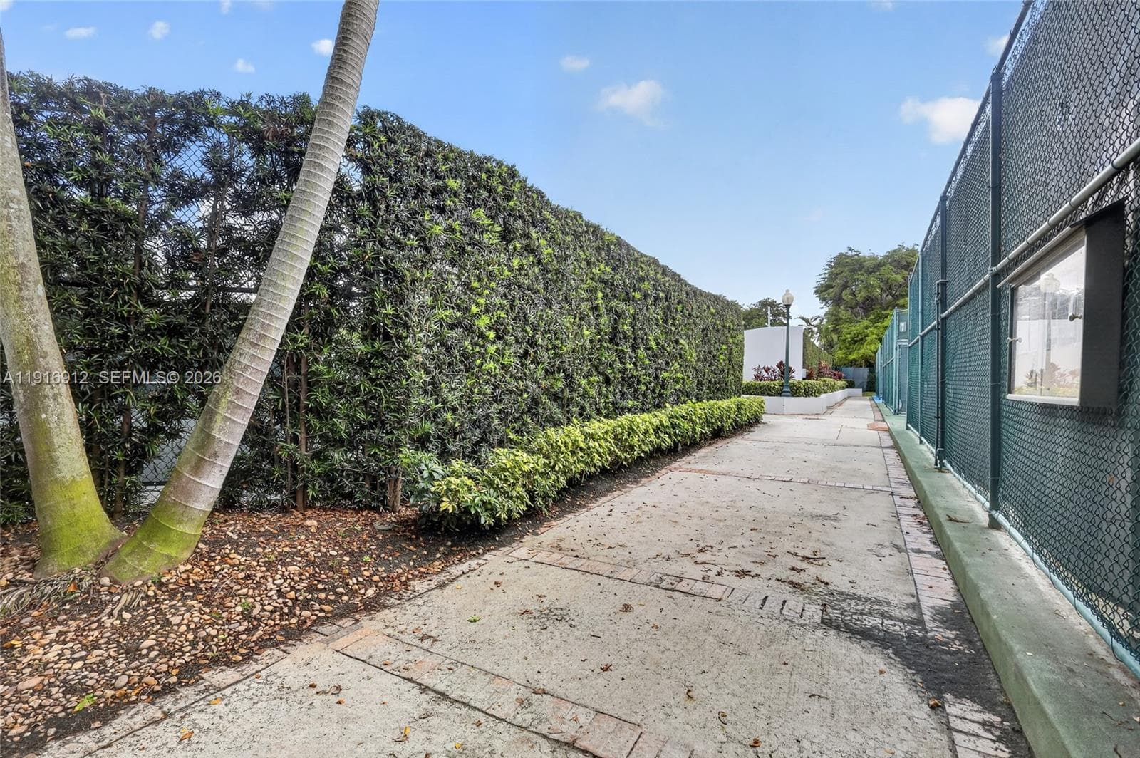 4000 Towerside Ter # 1612, Miami FL 33138 — 68