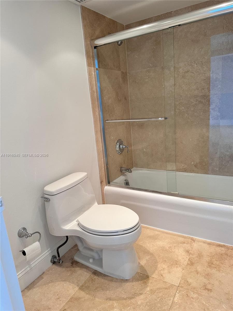 2333 Brickell Ave # 2215, Miami FL 33129 — 17