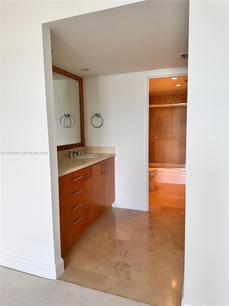 2333 Brickell Ave # 2215, Miami FL 33129 — 12