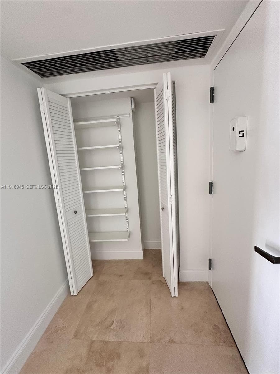2333 Brickell Ave # 2215, Miami FL 33129 — 7