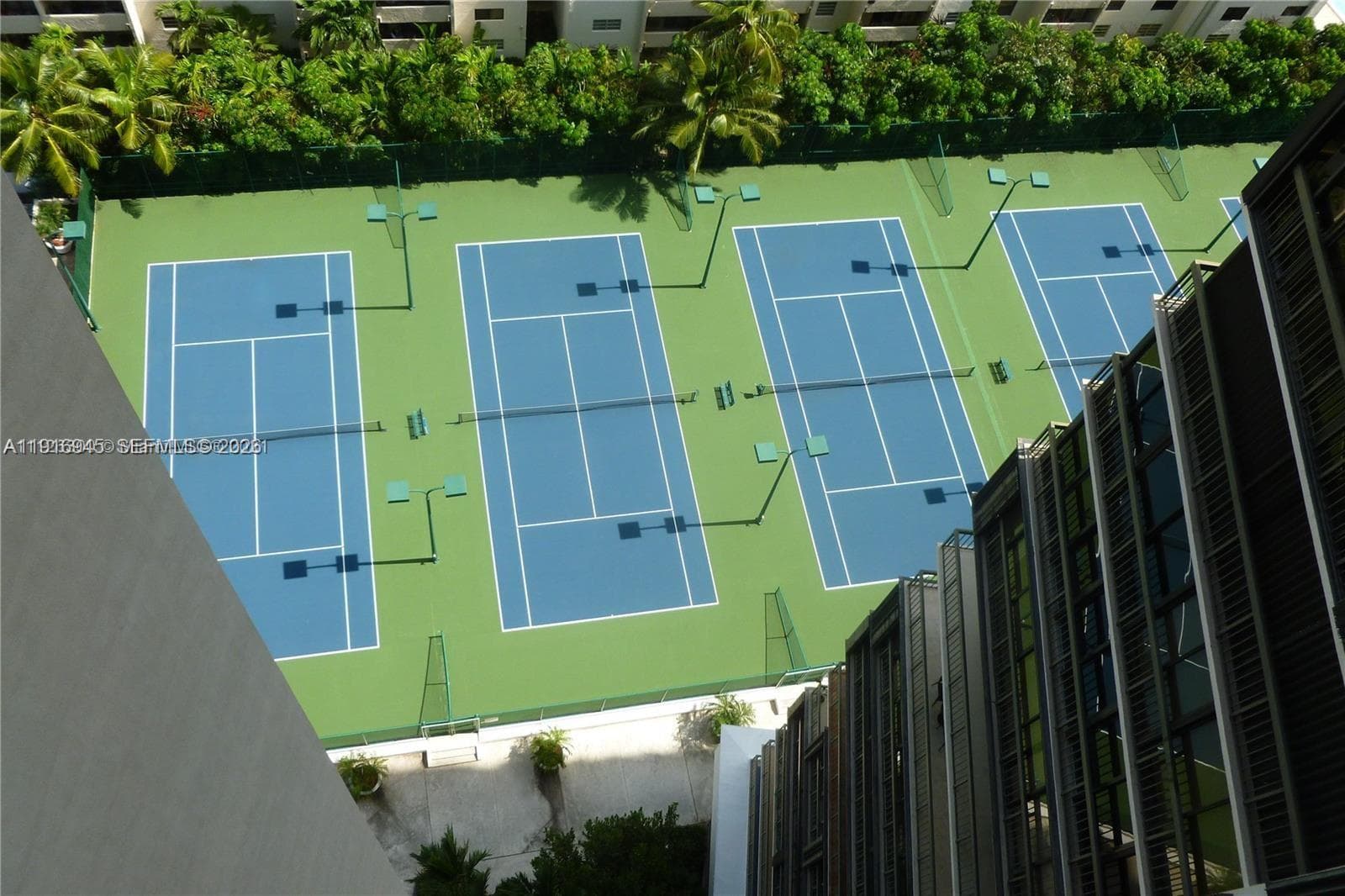 2333 Brickell Ave # 2215, Miami FL 33129 — 34