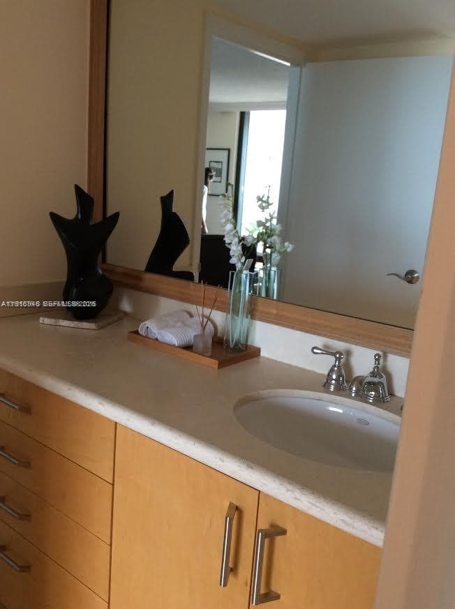 2333 Brickell Ave # 2215, Miami FL 33129 — 18