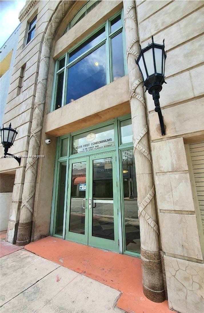 111 E Flagler St # 507, Miami FL 33131 — 2