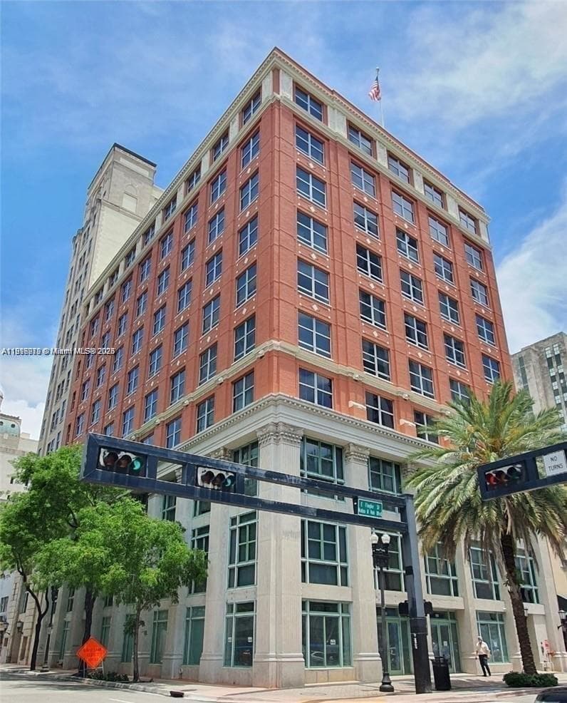 111 E Flagler St # 507, Miami FL 33131 — 1