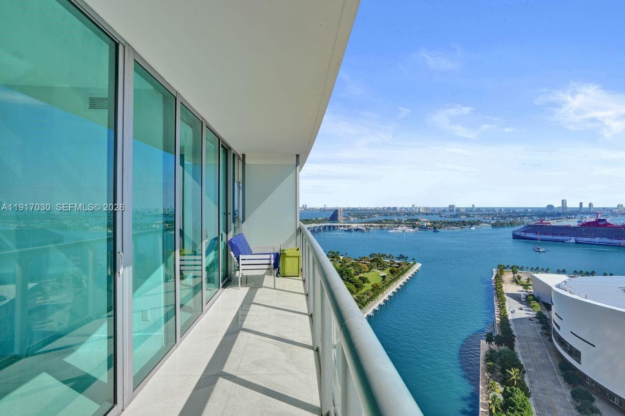 888 Biscayne Blvd # 2904, Miami FL 33132 — 13
