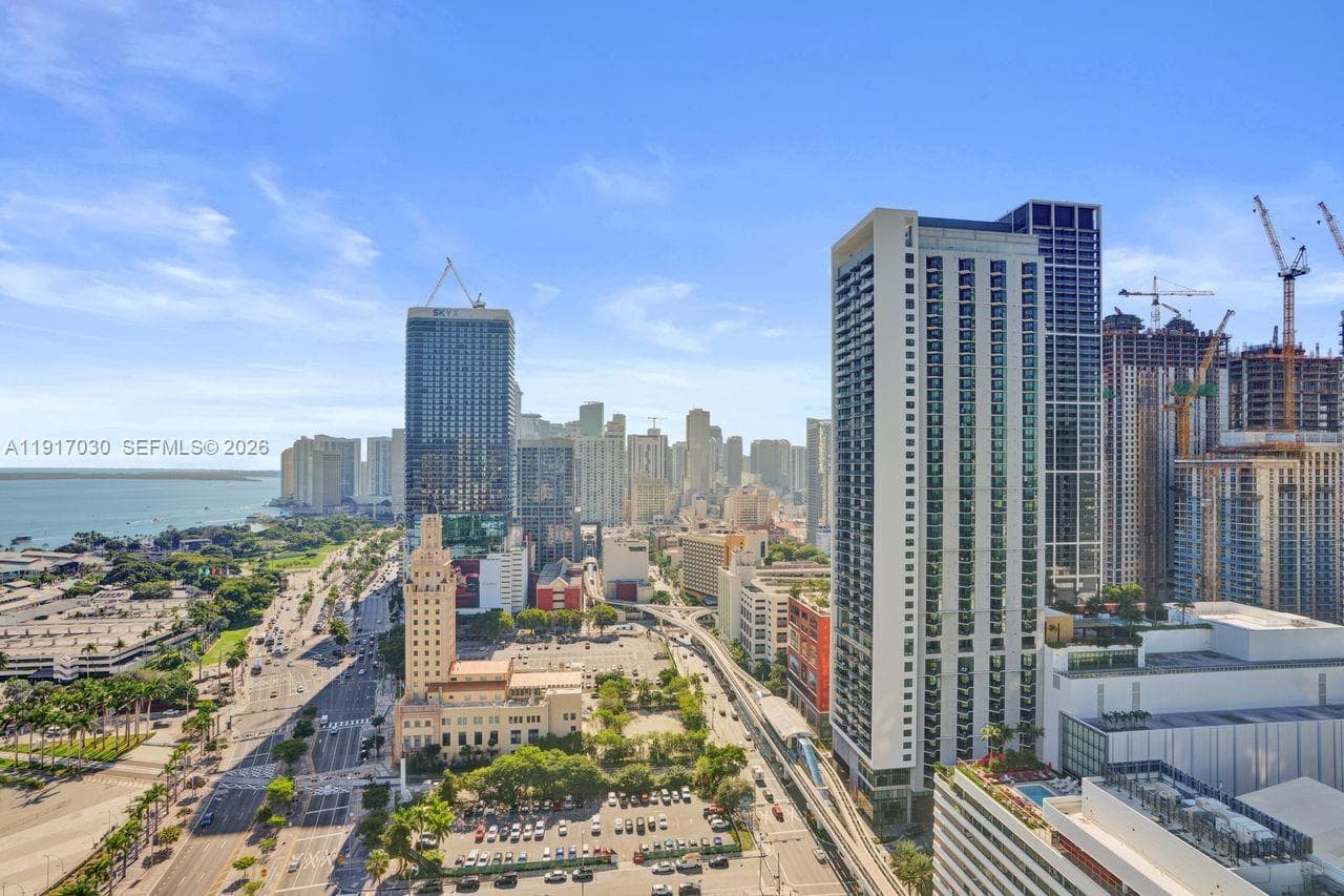 888 Biscayne Blvd # 2904, Miami FL 33132 — 16
