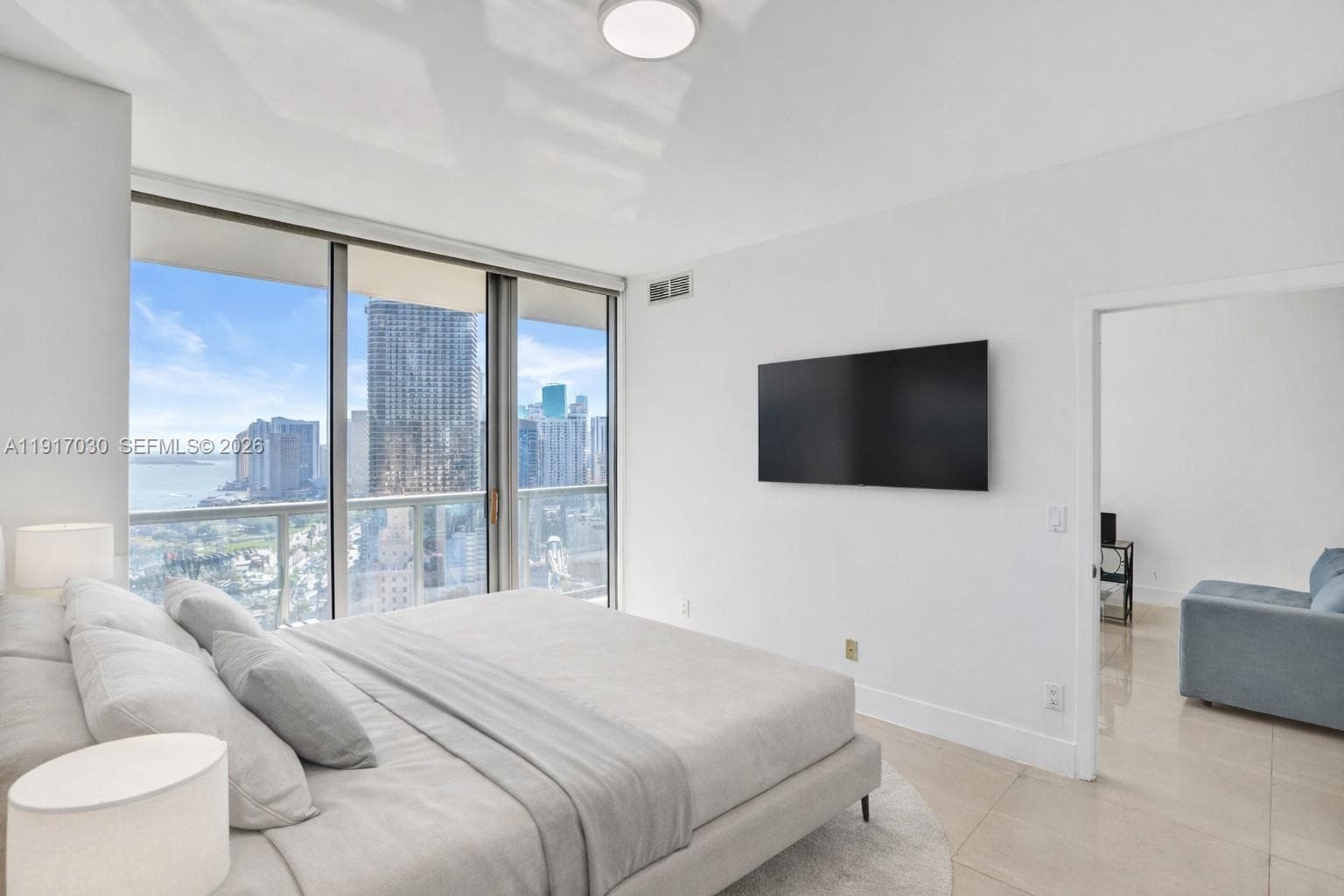 888 Biscayne Blvd # 2904, Miami FL 33132 — 10