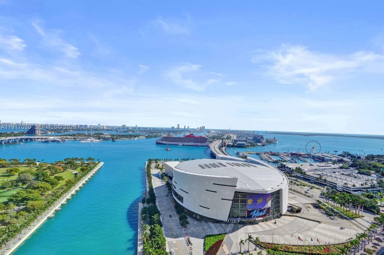 888 Biscayne Blvd # 2904, Miami FL 33132 — 14