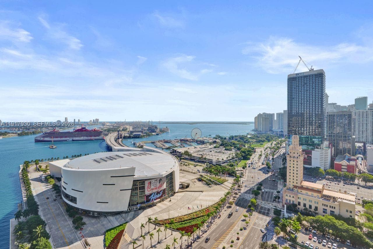 888 Biscayne Blvd # 2904, Miami FL 33132 — 15