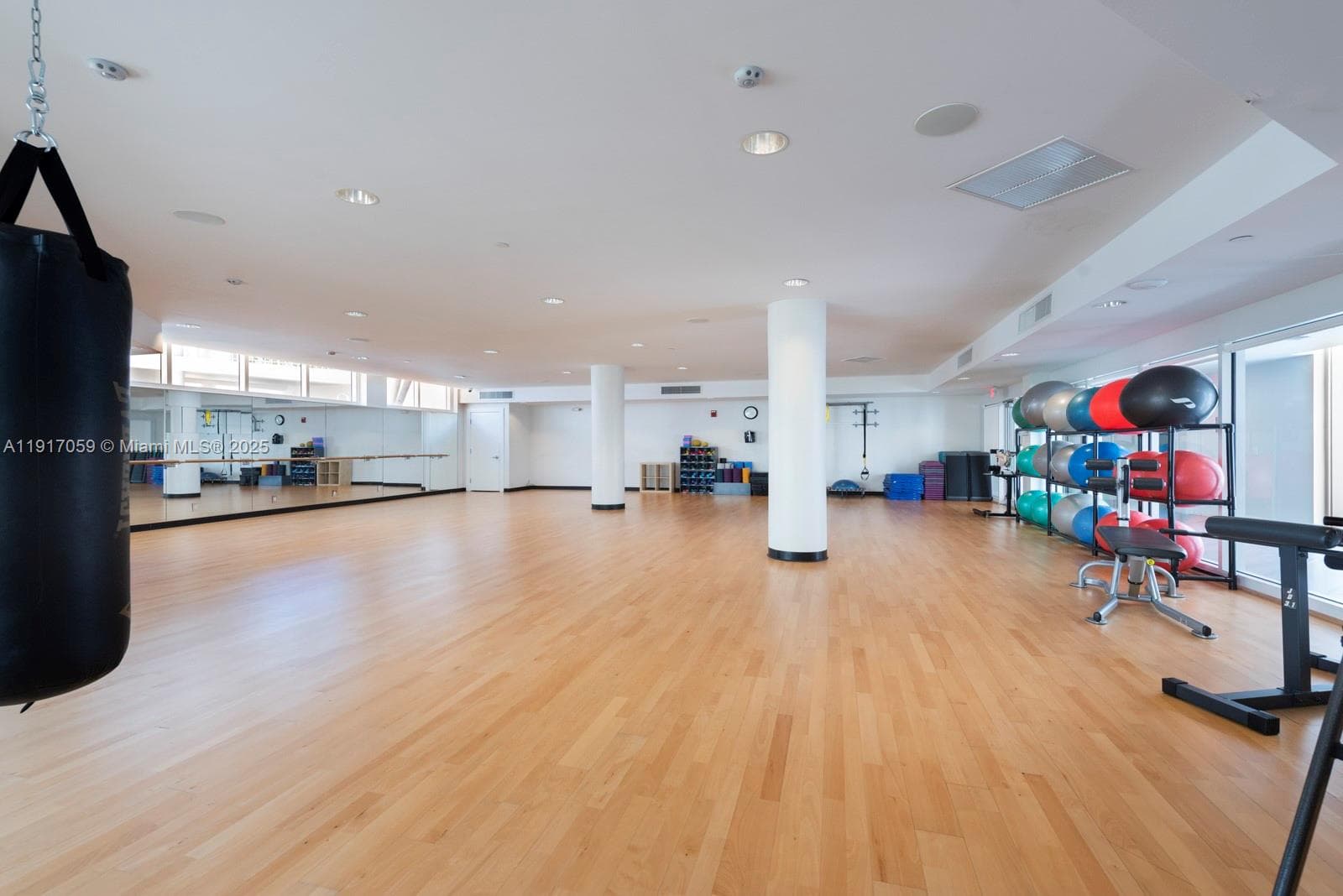 20281 E Country Club Dr # 1009, Aventura FL 33180 — 53