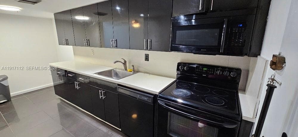 18021 Biscayne Blvd # 402, Aventura FL 33160 — 2