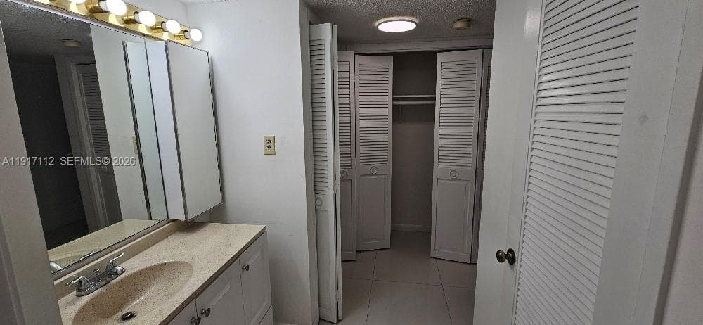 18021 Biscayne Blvd # 402, Aventura FL 33160 — 17