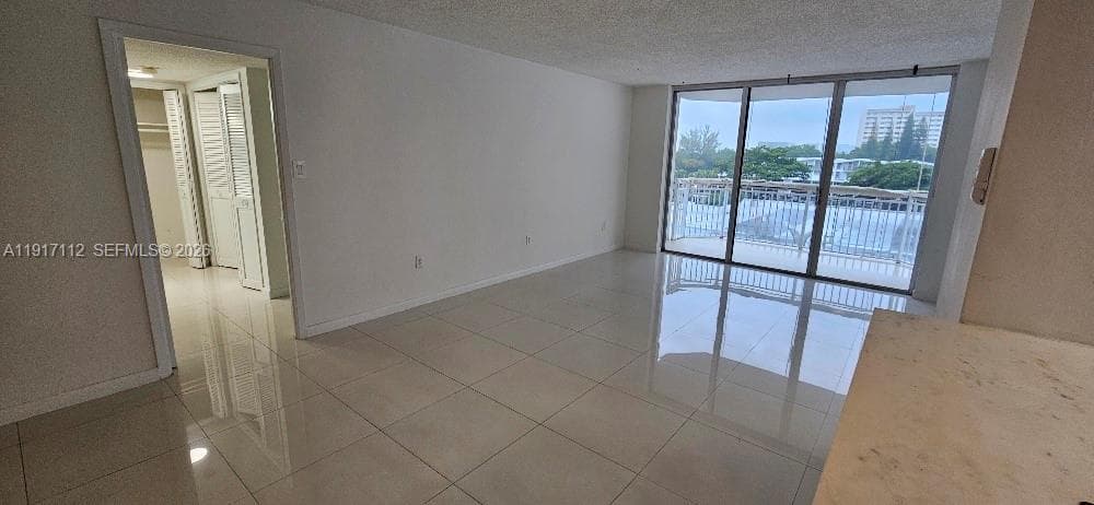 18021 Biscayne Blvd # 402, Aventura FL 33160 — 7