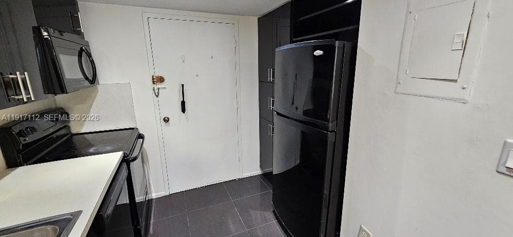 18021 Biscayne Blvd # 402, Aventura FL 33160 — 3
