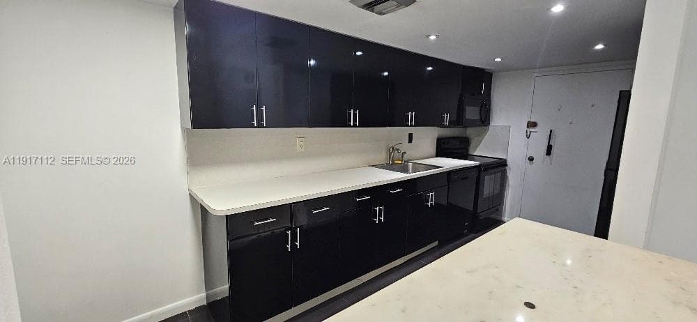 18021 Biscayne Blvd # 402, Aventura FL 33160 — 1