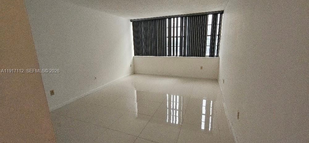 18021 Biscayne Blvd # 402, Aventura FL 33160 — 18