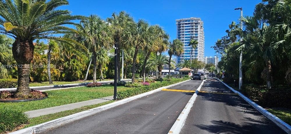 18021 Biscayne Blvd # 402, Aventura FL 33160 — 44