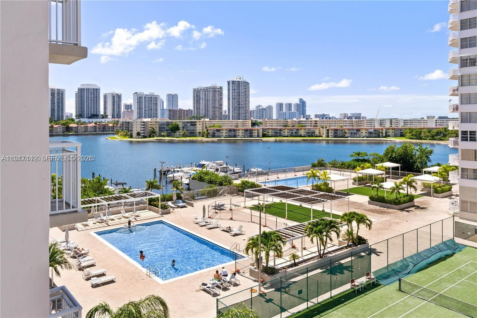 18021 Biscayne Blvd # 402, Aventura FL 33160 — 25