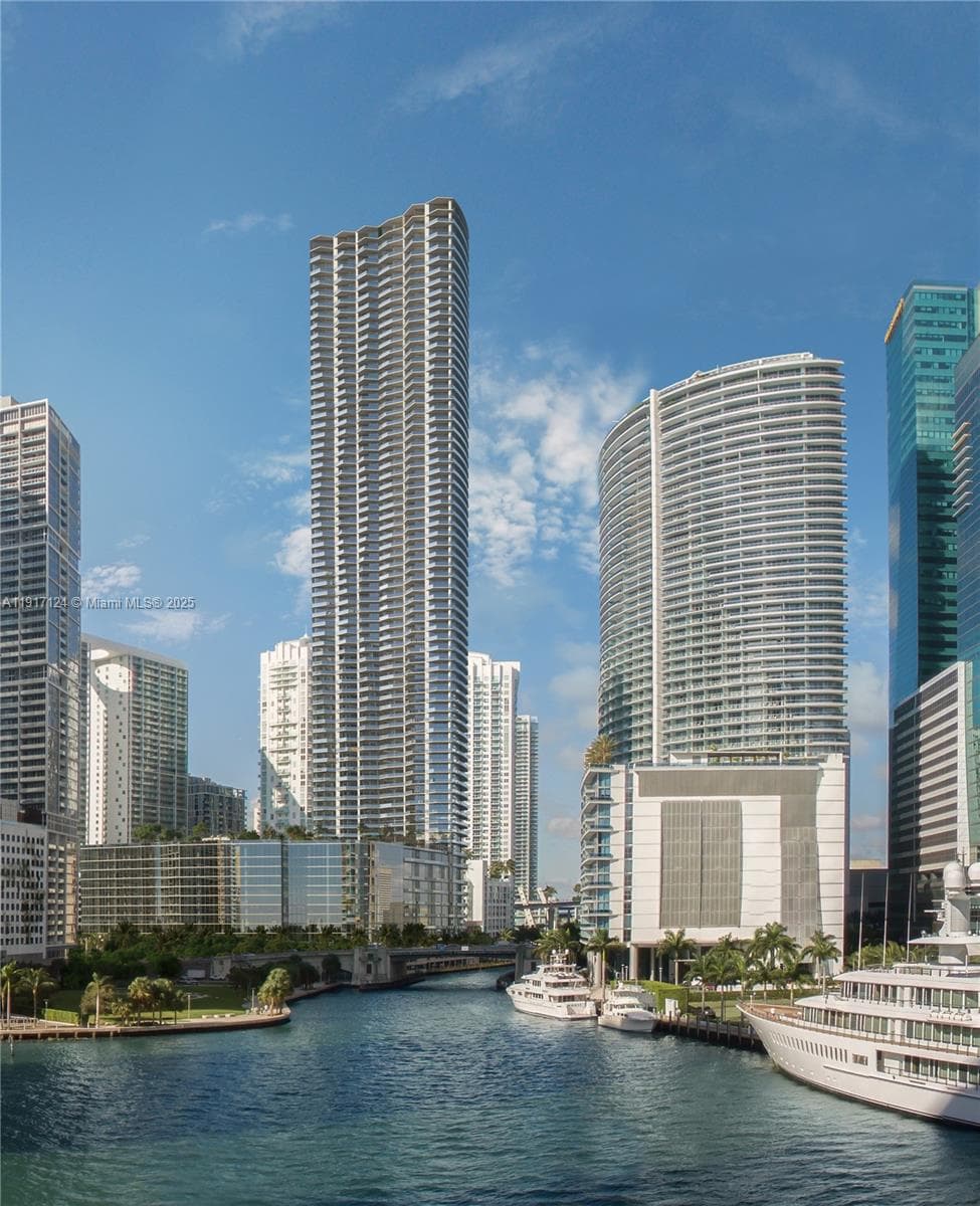 99 SE 5TH # 7102, Miami FL 33131 — 7