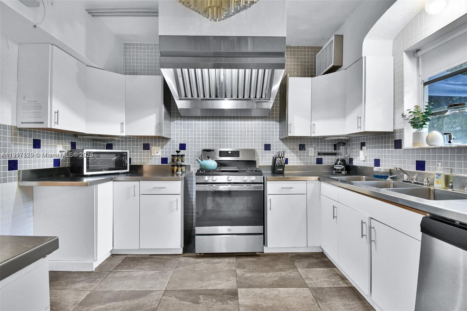 1018 Jefferson Ave, Miami Beach FL 33139 — 63