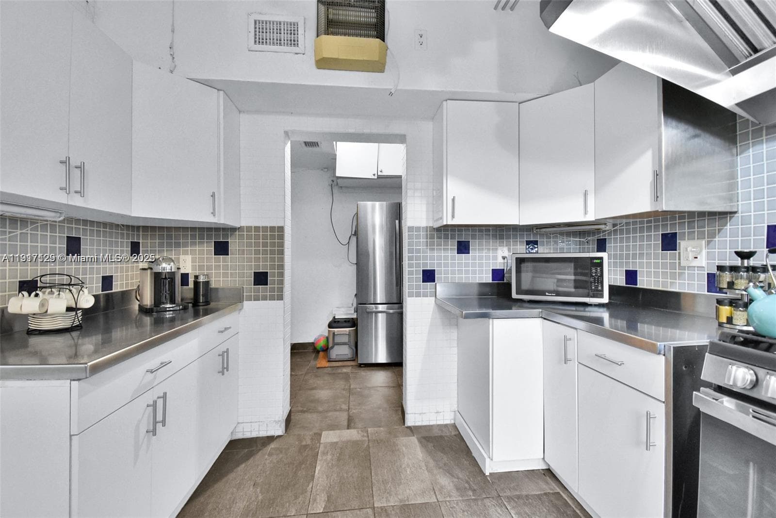 1018 Jefferson Ave, Miami Beach FL 33139 — 61