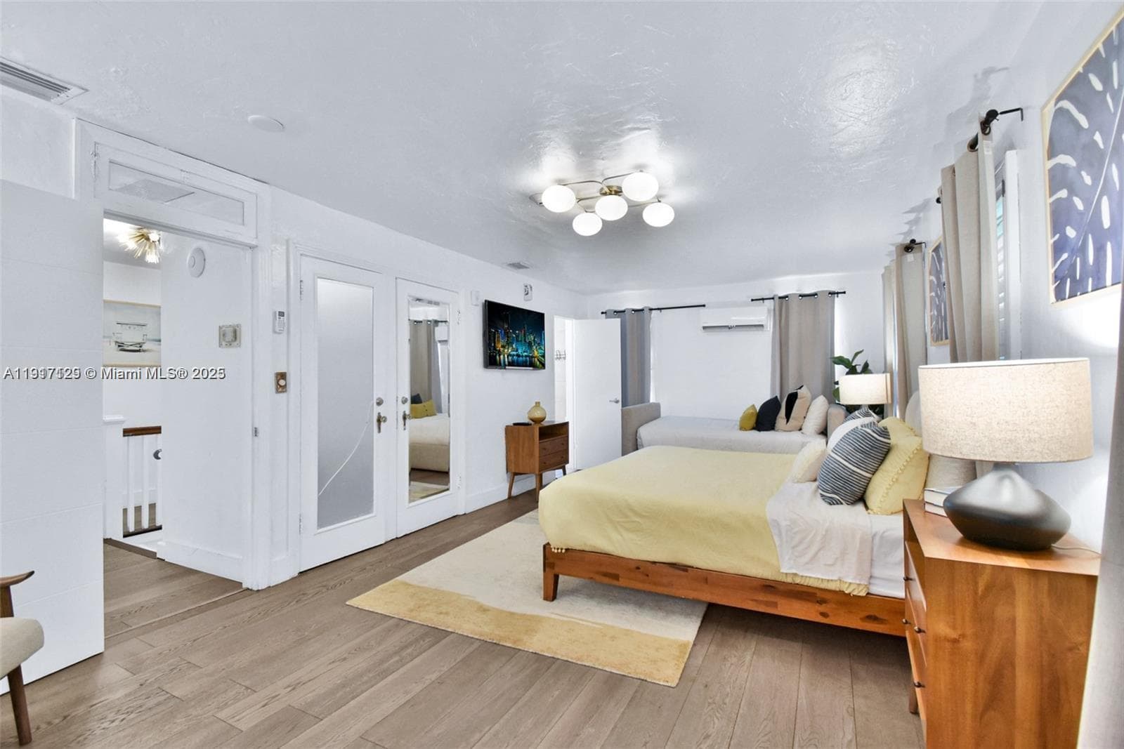 1018 Jefferson Ave, Miami Beach FL 33139 — 29