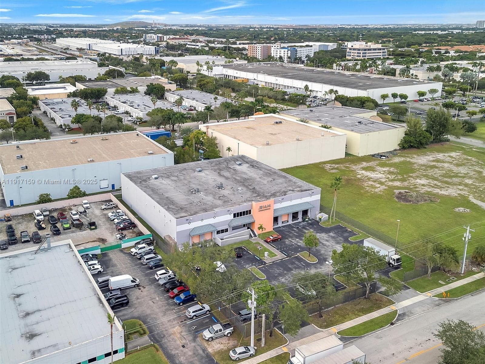 10855 NW 27th St, Doral FL 33172 — 33
