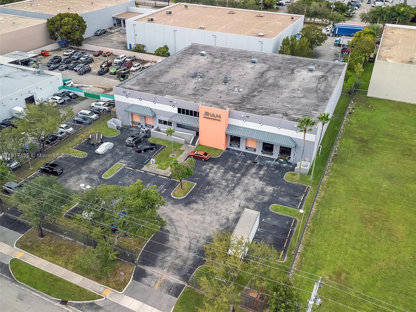 10855 NW 27th St, Doral FL 33172 — 35