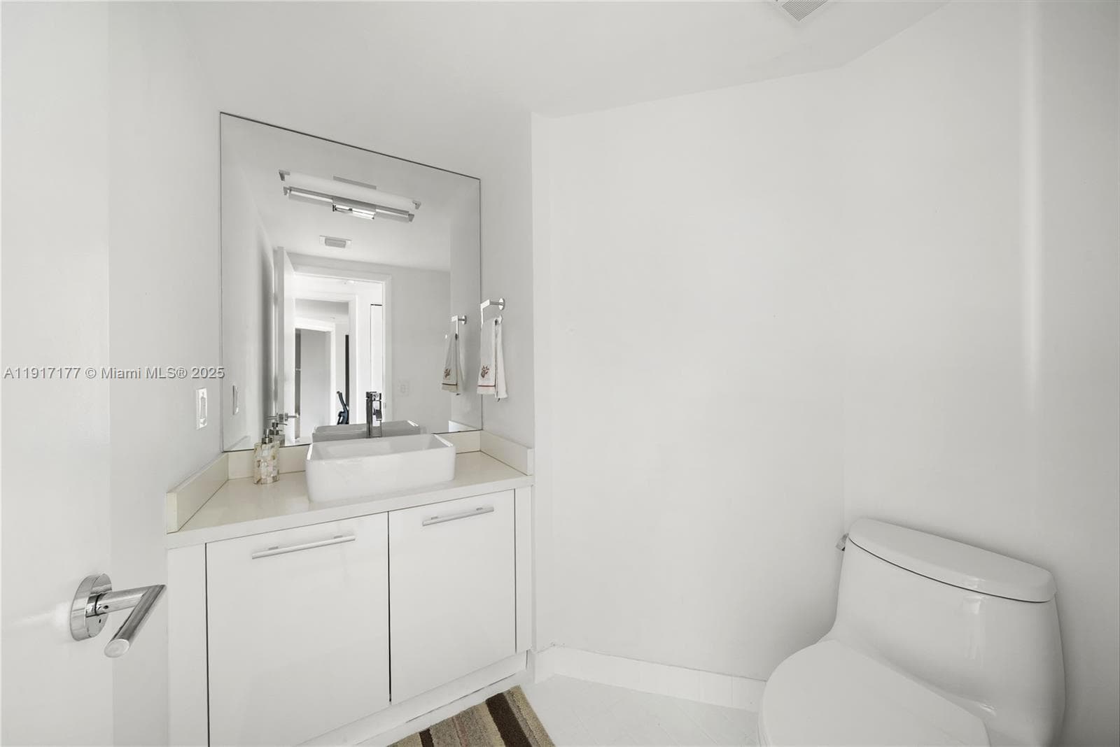 1000 W Island Blvd # 2407, Aventura FL 33160 — 13