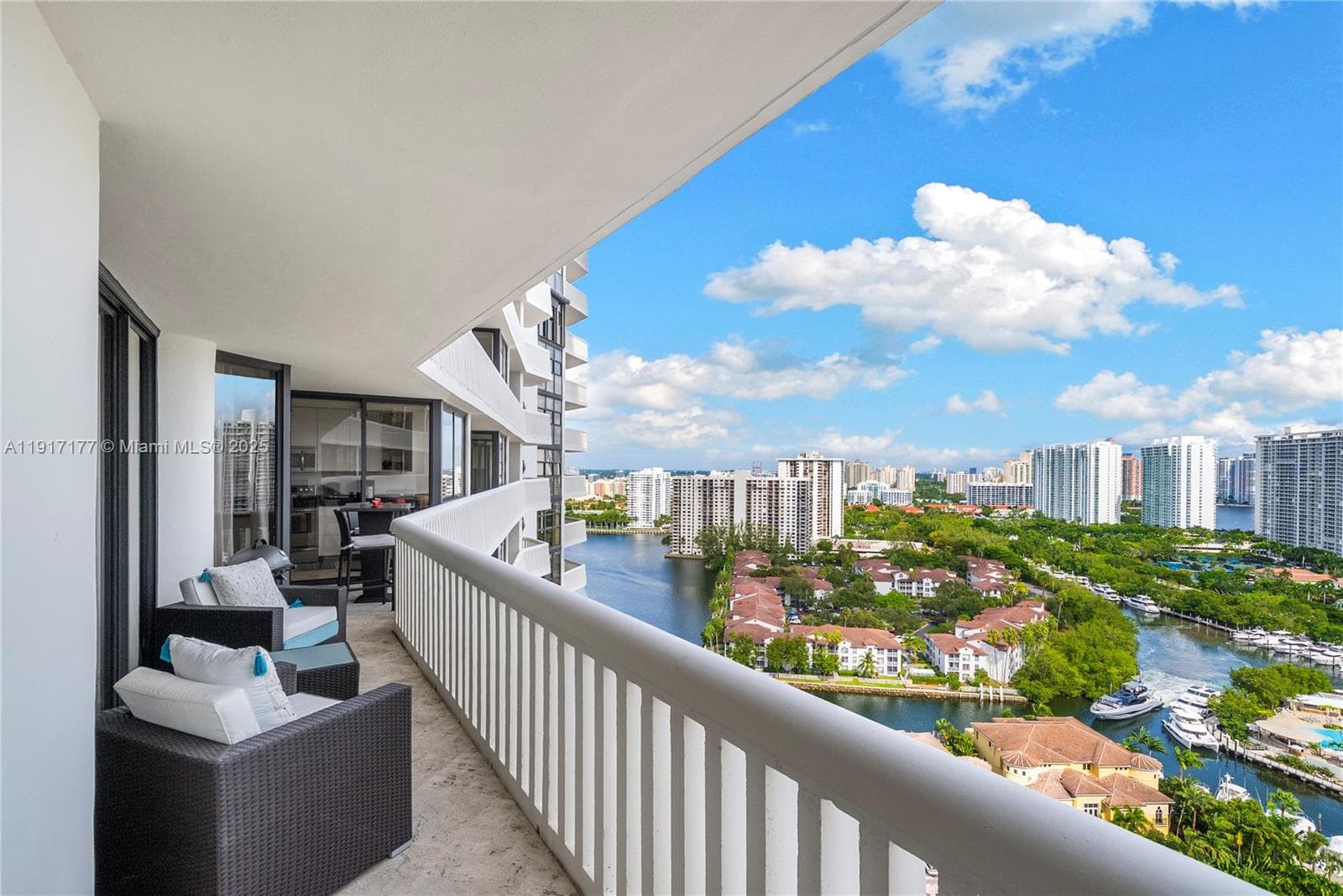 1000 W Island Blvd # 2407, Aventura FL 33160 — 26