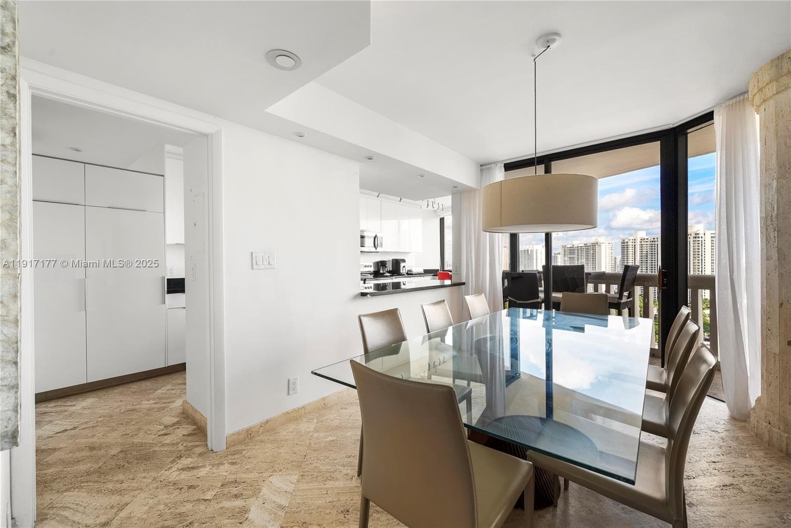 1000 W Island Blvd # 2407, Aventura FL 33160 — 8