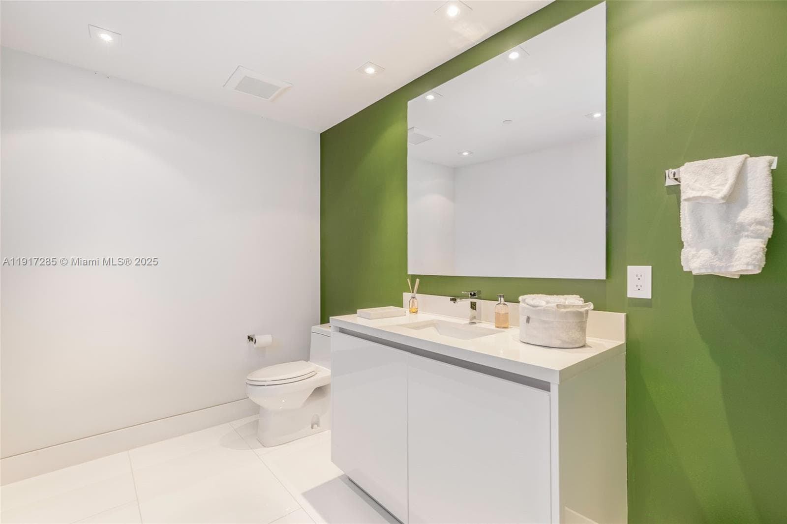 1 Collins Ave # 207, Miami Beach FL 33139 — 30