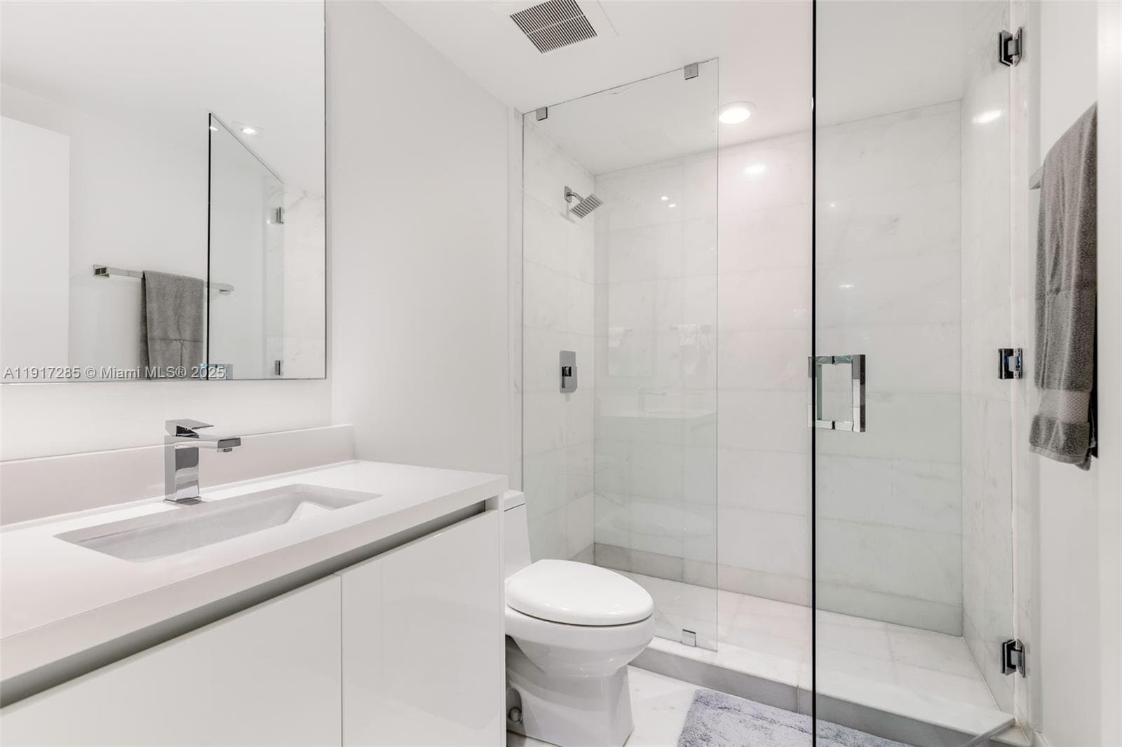 1 Collins Ave # 207, Miami Beach FL 33139 — 29