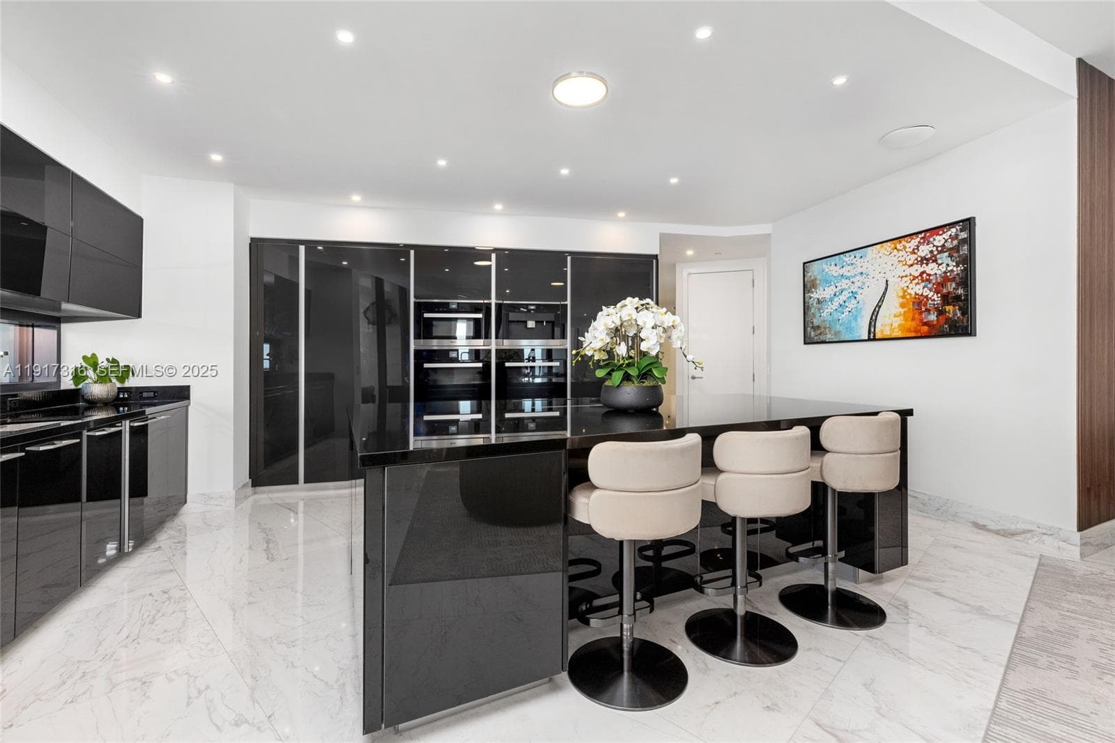 18555 Collins Ave # 5501, Sunny Isles Beach FL 33160 — 25