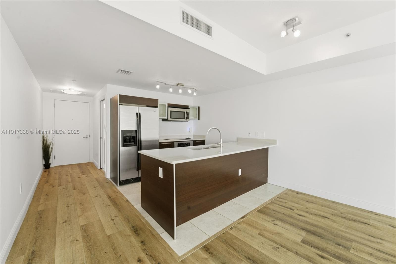 1900 N Bayshore Dr # 4109, Miami FL 33132 — 3