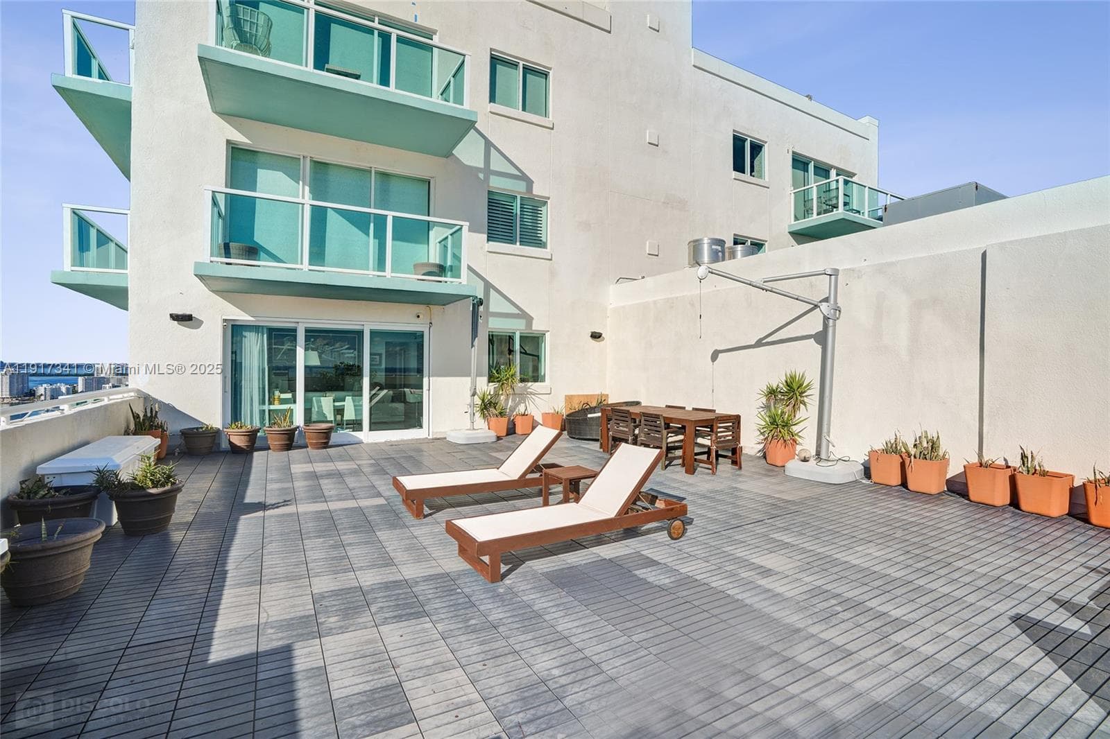 650 West Ave, Miami Beach FL 33139 — 17