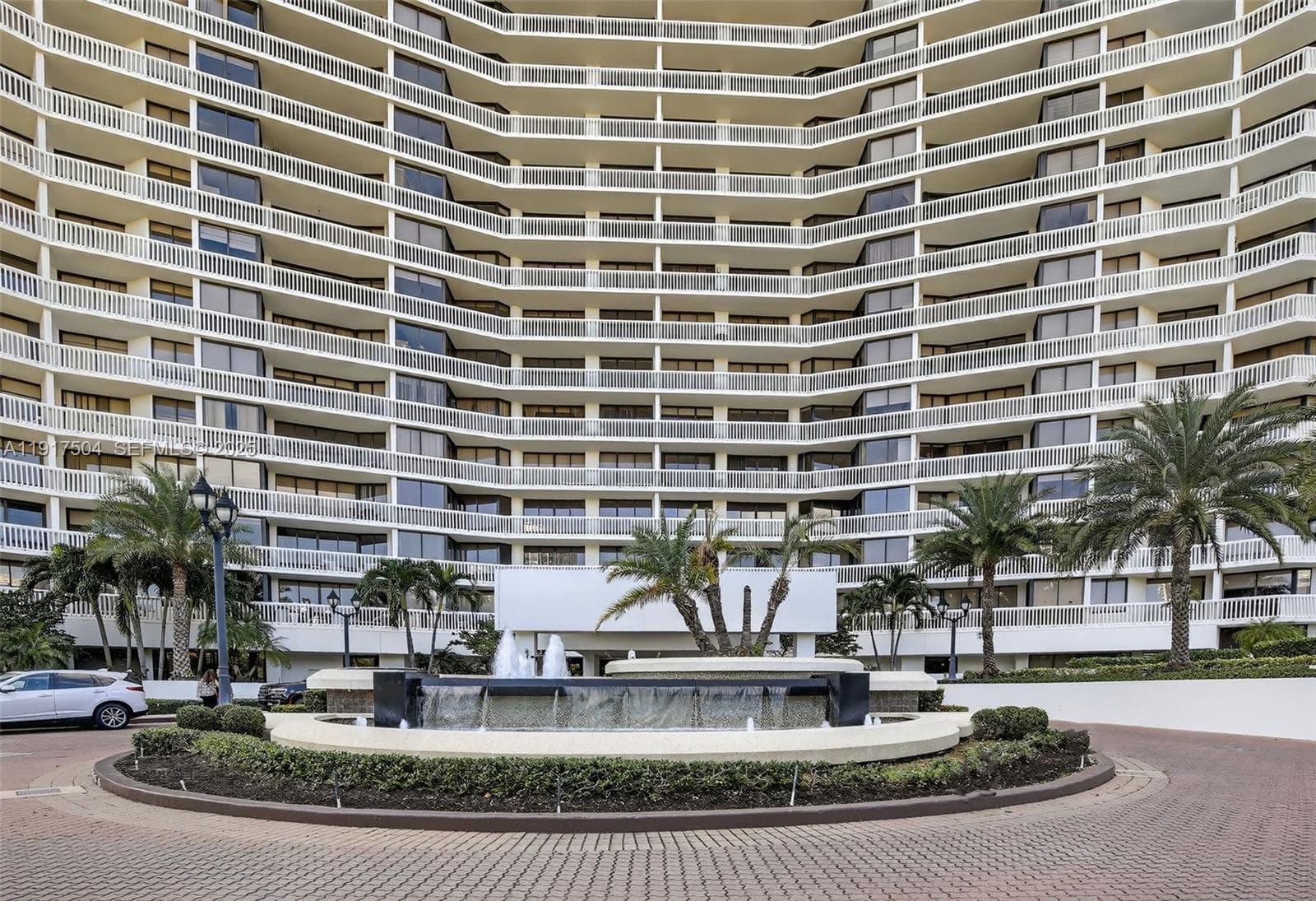 1000 Island Blvd # 602, Aventura FL 33160 — 81
