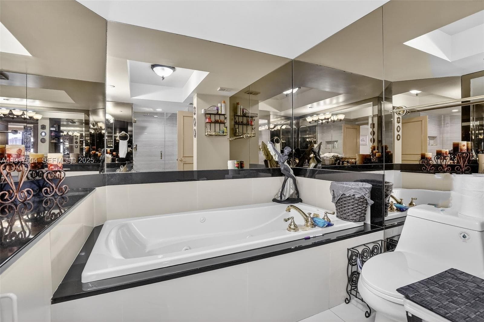 1000 Island Blvd # 602, Aventura FL 33160 — 32