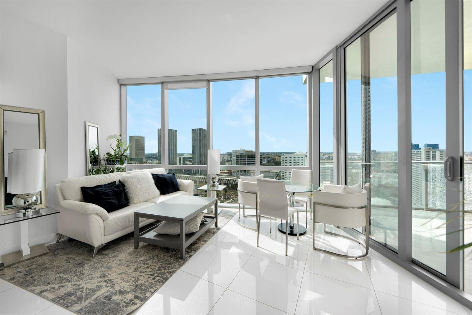 851 NE 1st Avenue # 2410, Miami FL 33132 — 2