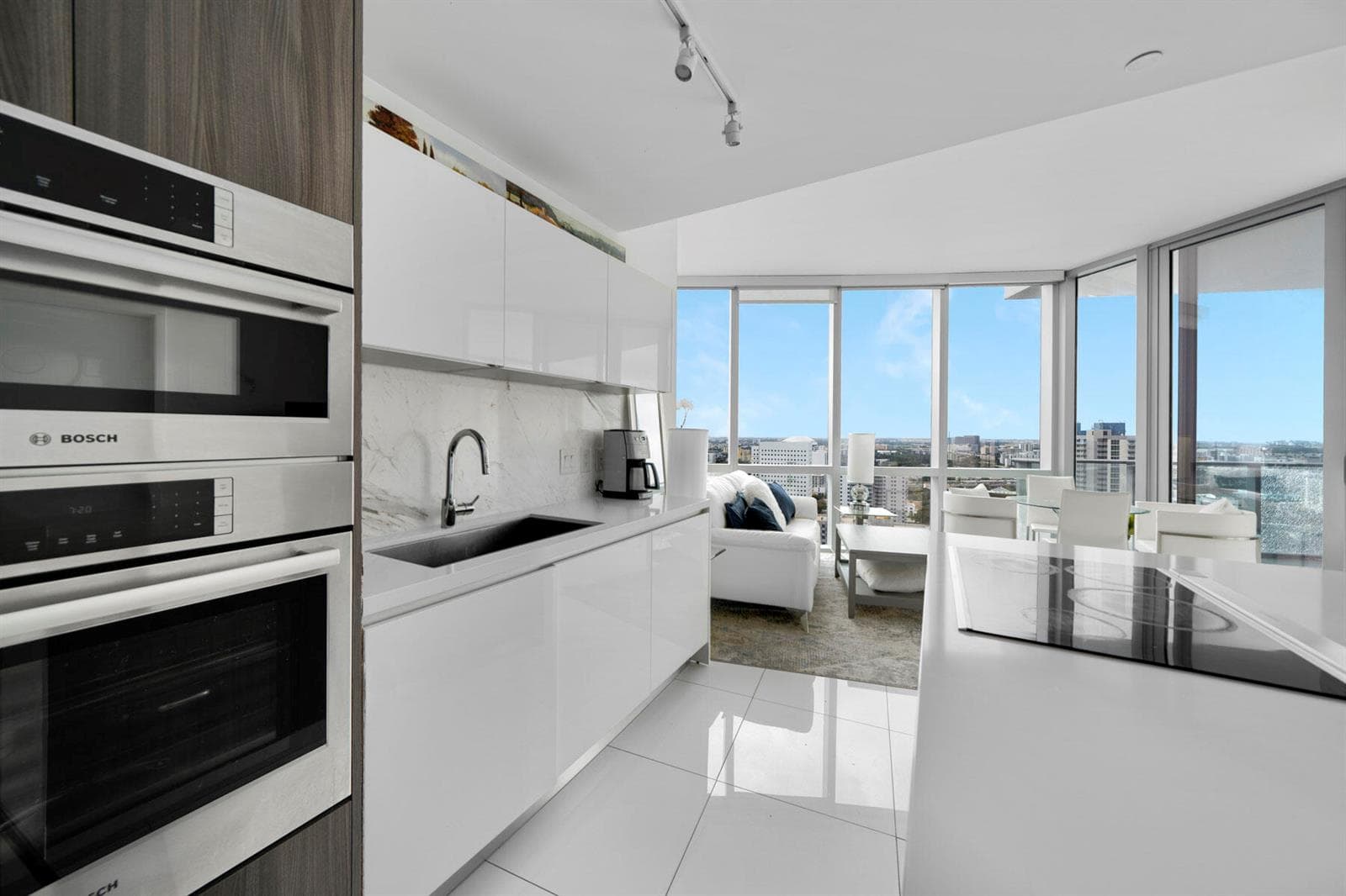 851 NE 1st Avenue # 2410, Miami FL 33132 — 5