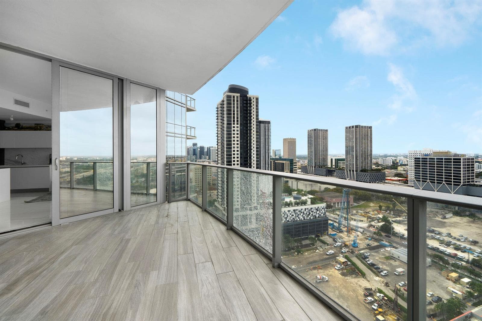 851 NE 1st Avenue # 2410, Miami FL 33132 — 20