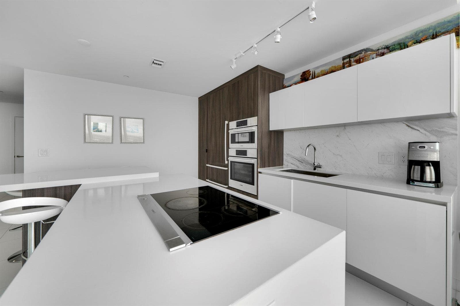 851 NE 1st Avenue # 2410, Miami FL 33132 — 15