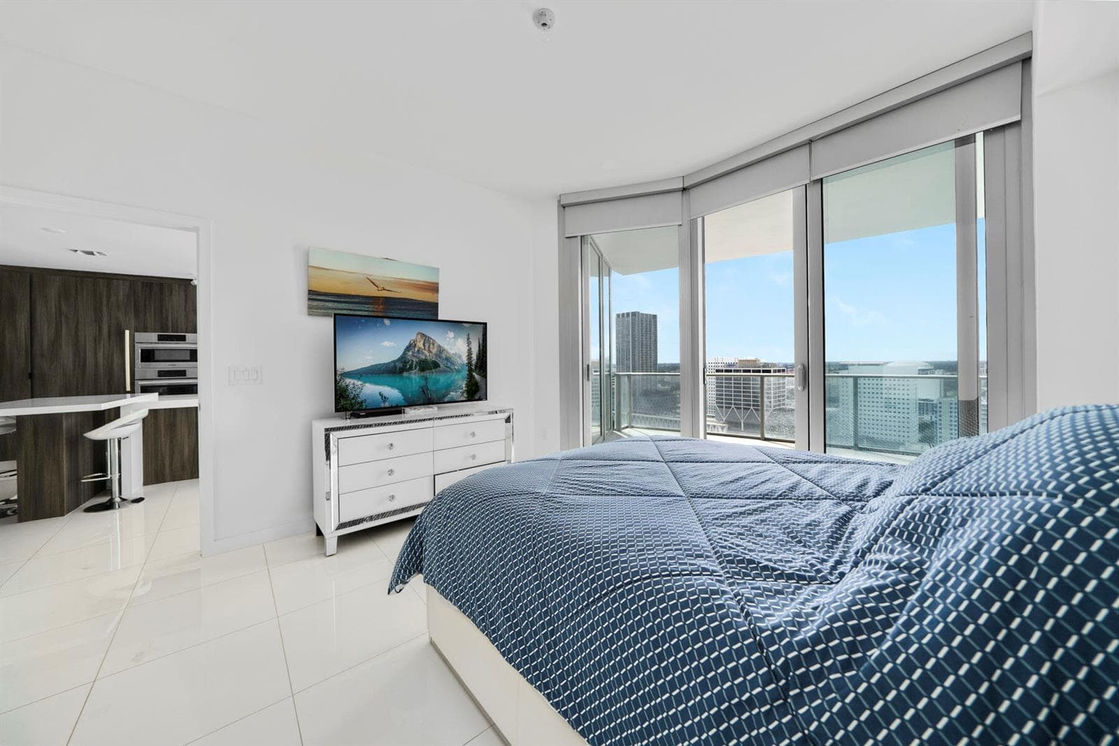 851 NE 1st Avenue # 2410, Miami FL 33132 — 19