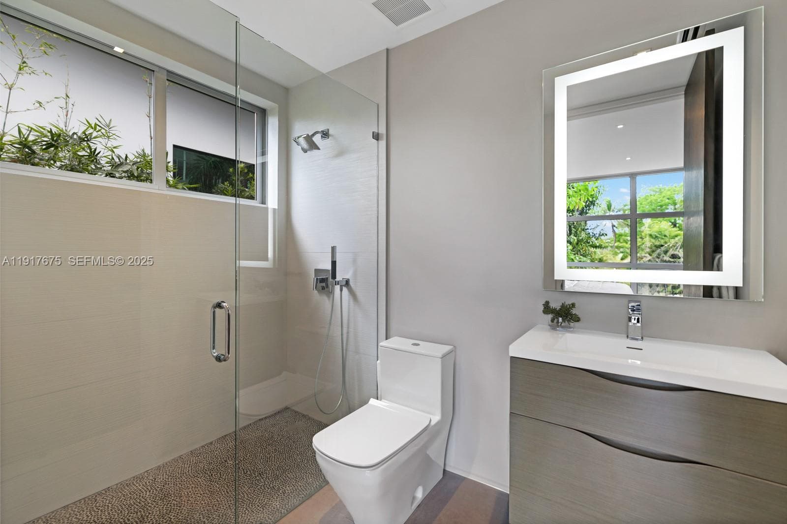 1379 N Venetian Way, Miami FL 33139 — 42