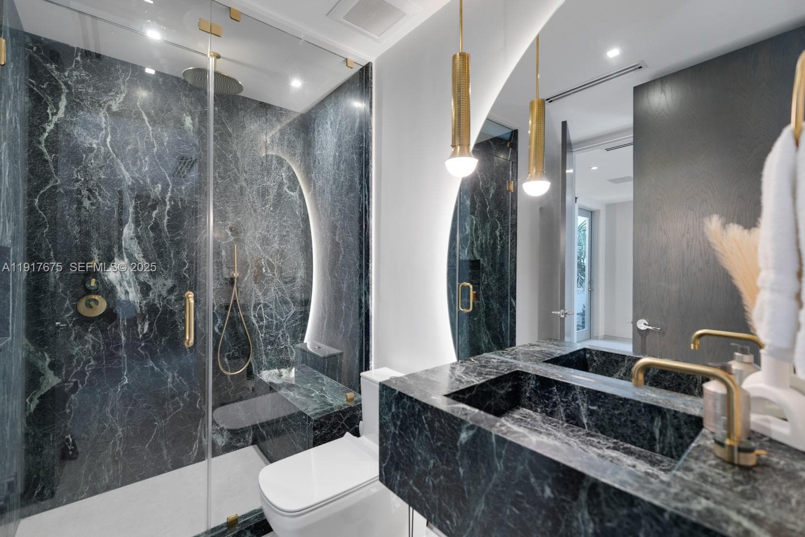 1379 N Venetian Way, Miami FL 33139 — 36