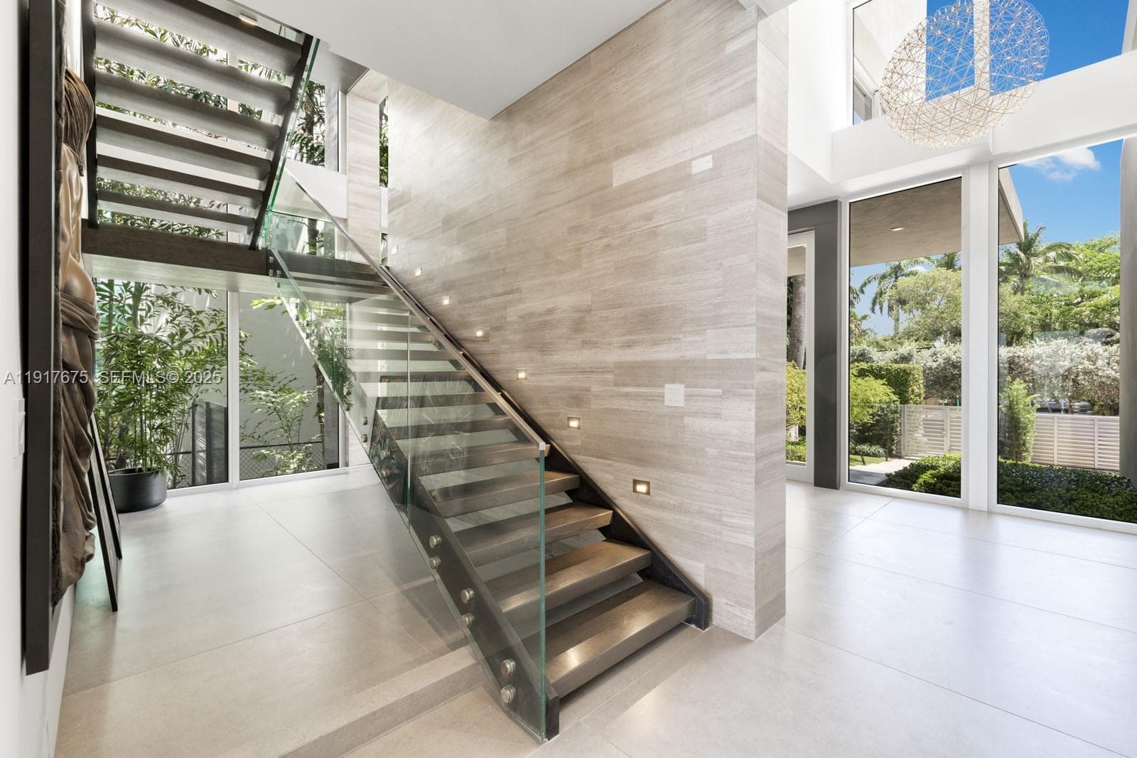 1379 N Venetian Way, Miami FL 33139 — 24