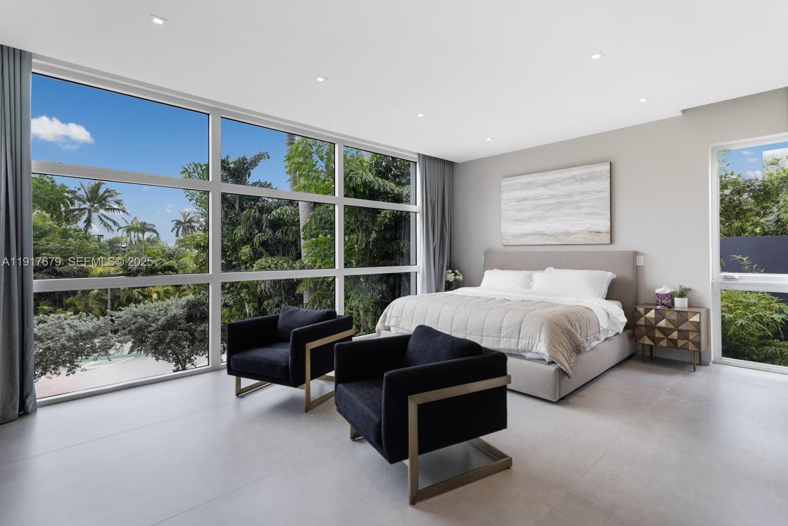 1379 N Venetian Way, Miami FL 33139 — 36
