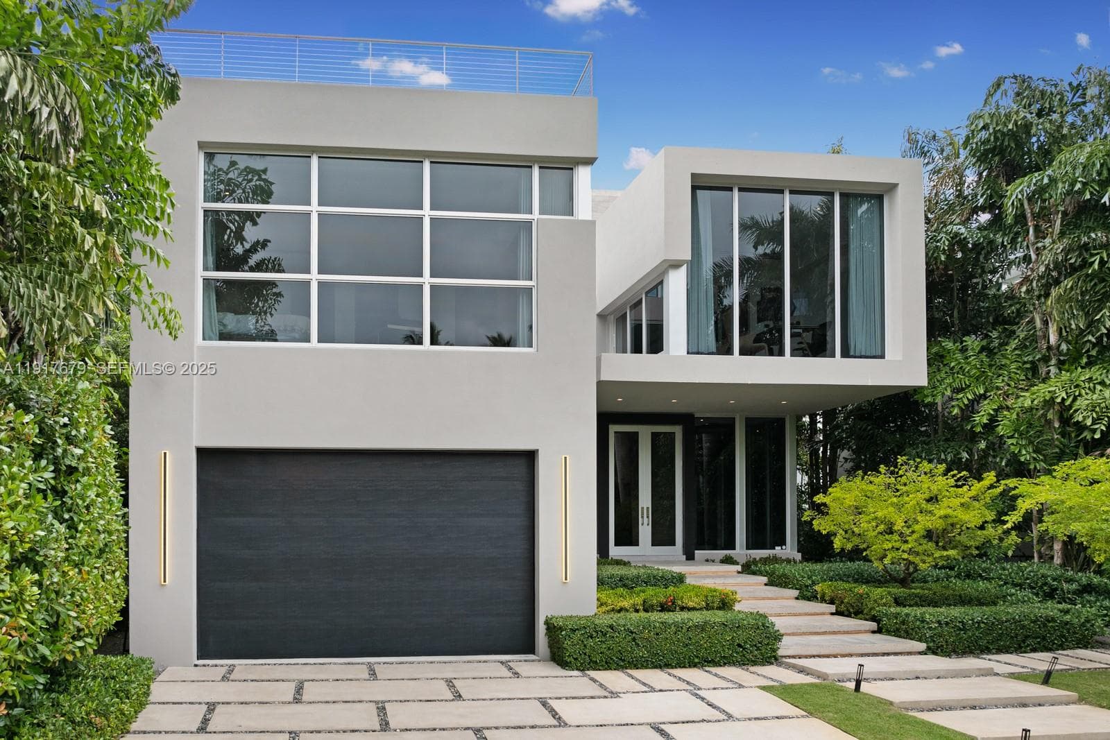 1379 N Venetian Way, Miami FL 33139 — 9