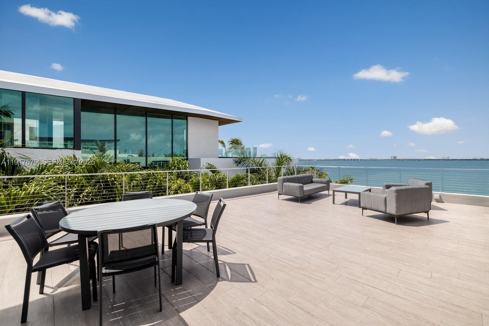 1379 N Venetian Way, Miami FL 33139 — 45