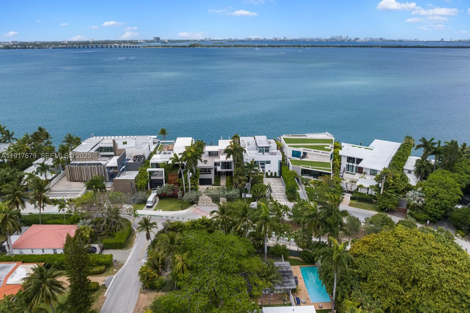 1379 N Venetian Way, Miami FL 33139 — 55